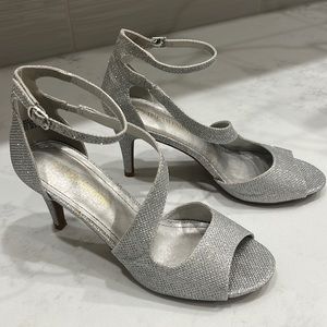 Woman’s silver glitter, high heels, size 7 1/2 by dream pairs